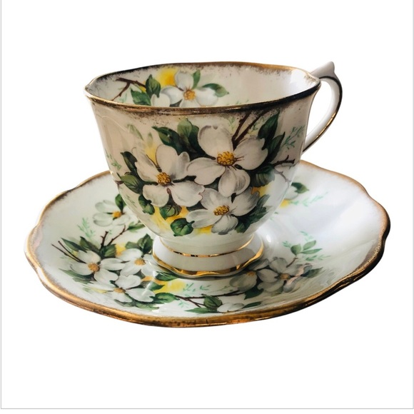 Royal Albert White Dogwood Vintage Tea Cup And Saucer Set Made in England - Picture 4 of 13